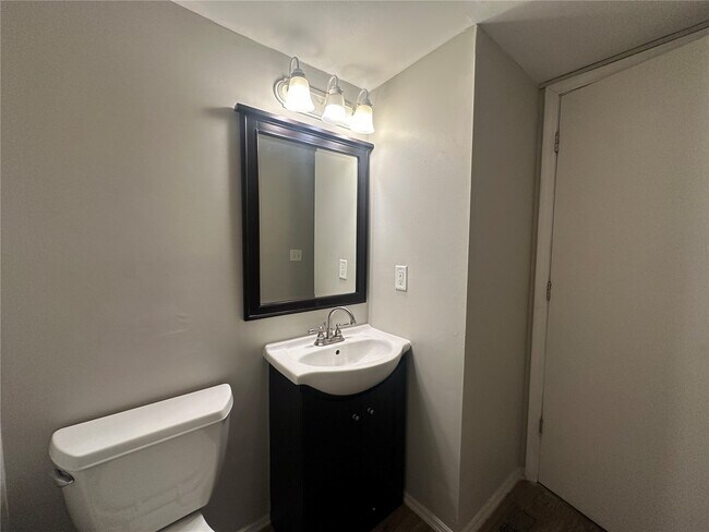 Building Photo - 420 Chapel Ridge Dr