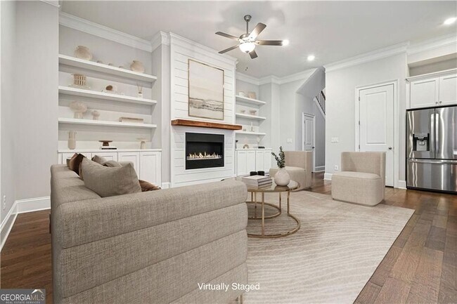 Building Photo - 123 Village Green Ave