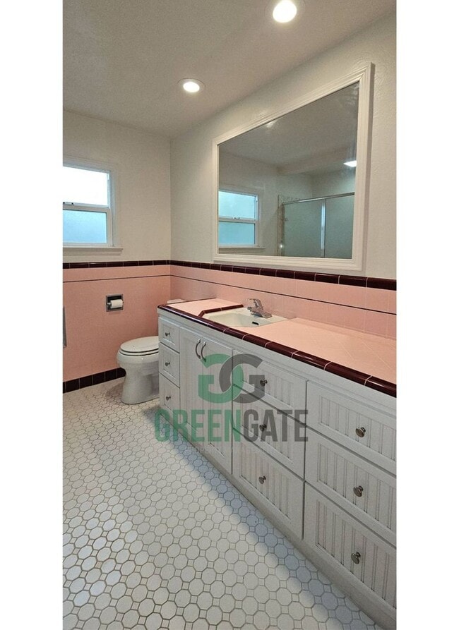 Building Photo - Lovely 2 Bedroom Home in Modesto AVAILABLE NOW!!