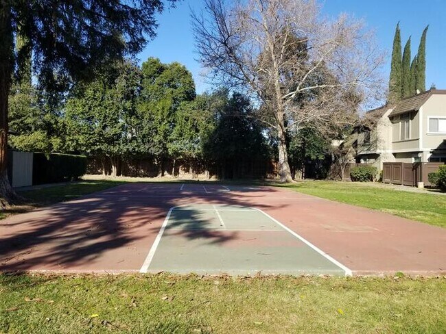 Building Photo - Beautiful Updated 1 Bedroom 1 Bathroom For Rent in Natomas!