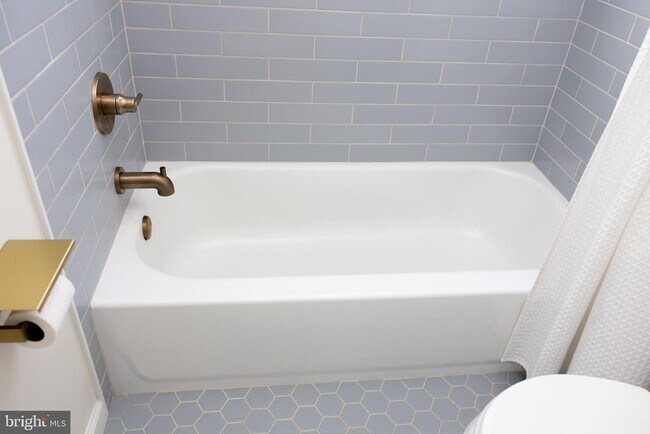 Building Photo - 130 7th Ave