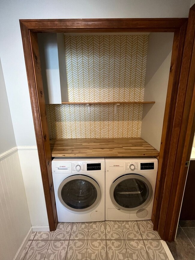 Building Photo - Charming 3-Bedroom Home in Reynoldsburg – ...
