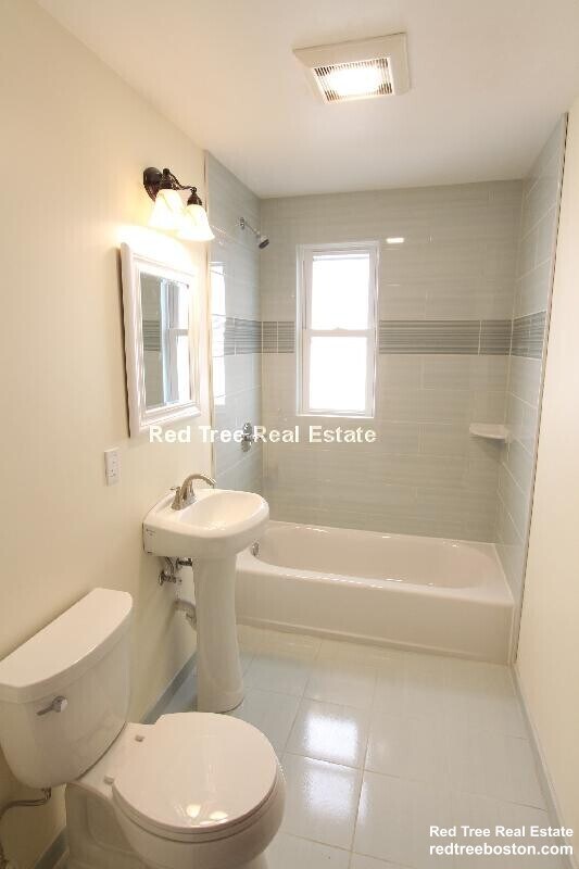 Building Photo - 5 Smythe St