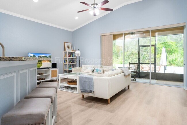 Building Photo - 409 Los Caminos Street