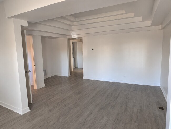 Building Photo - 4519 W Thomas St