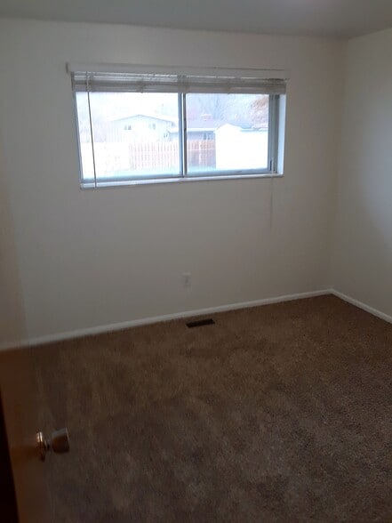 Building Photo - 638 N 400 E