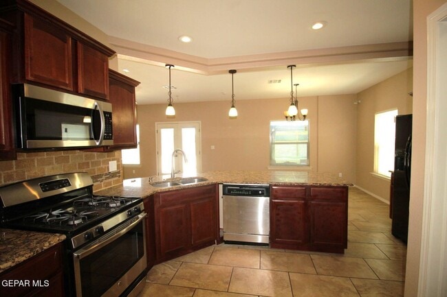 Building Photo - 3900 Loma Cortez Dr