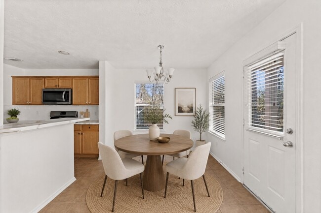 Building Photo - 6 Druids Glen Pl