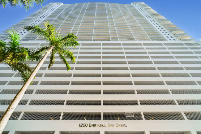 Building Photo - 1200 Brickell Bay Dr