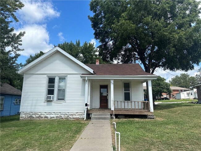 Building Photo - 407 McGoodwin Ave
