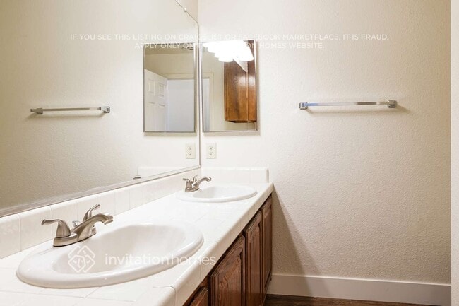 Building Photo - 238 Wren Dr