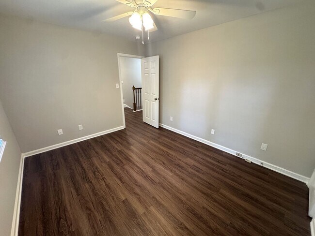 Building Photo - Five Points 6br House