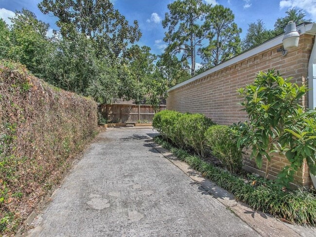 Building Photo - 12514 Kingsride Ln