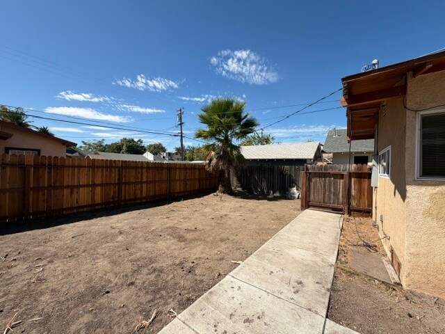Building Photo - 519 15th St