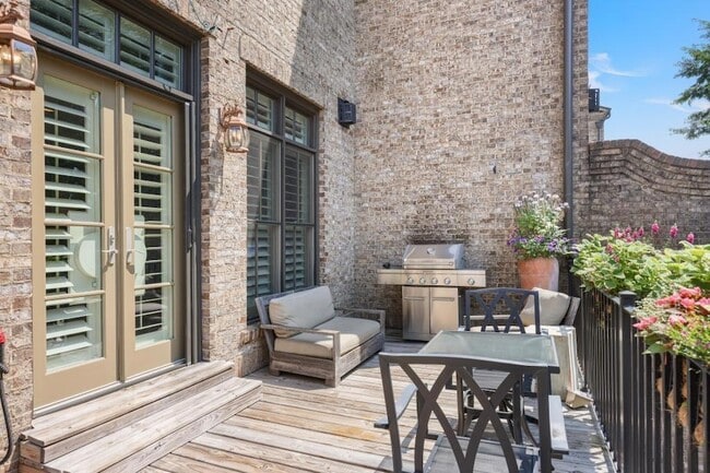 Building Photo - 3601 Habersham Rd NW