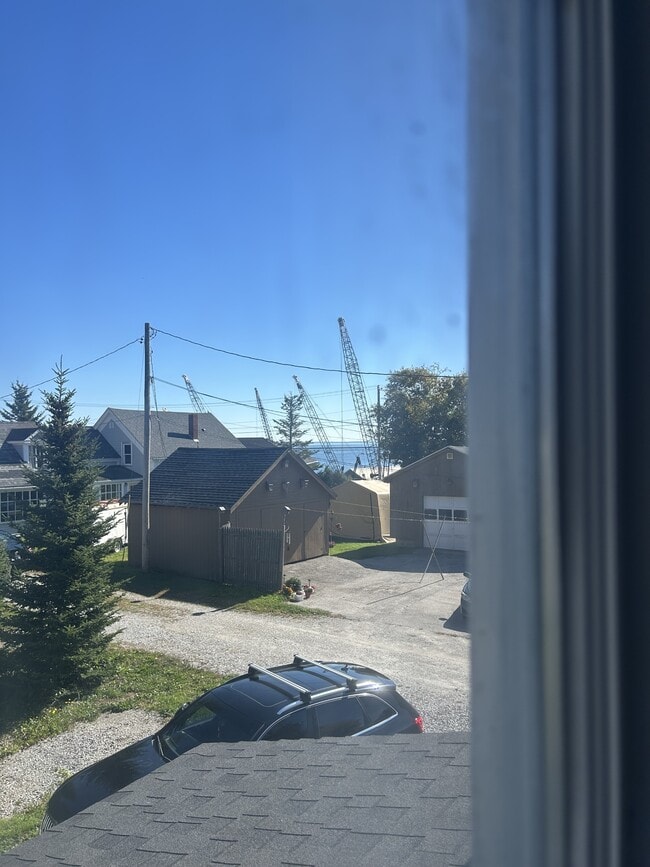 Building Photo - 11 Trinity St