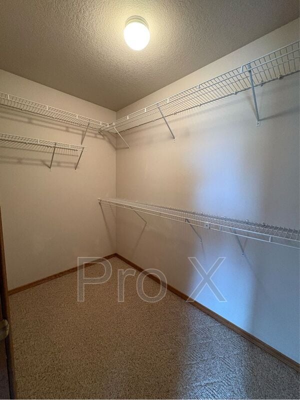 Building Photo - 2913 Santa Fe Dr