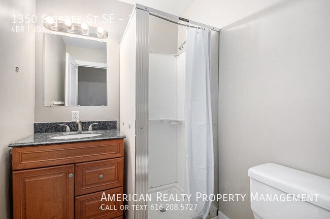 Building Photo - 1350 Sigsbee St SE