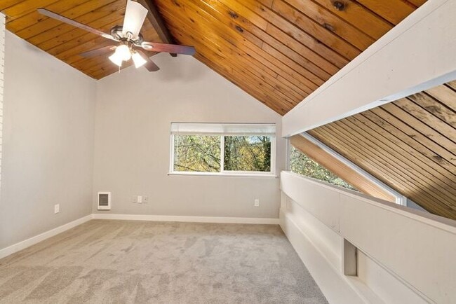 Building Photo - Beautiful 1x1 Rustic-Style Apartment