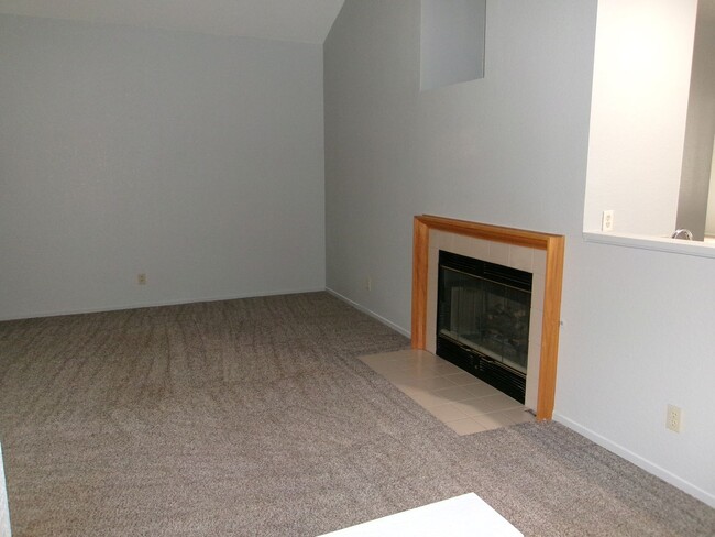 Building Photo - Great 3 bedroom, 2 bath, Southwest Reno home
