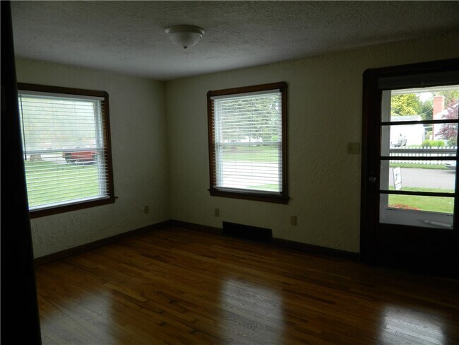 Building Photo - 1046 Grace St