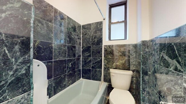 Building Photo - 3 bedroom in Manhattan NY 10003
