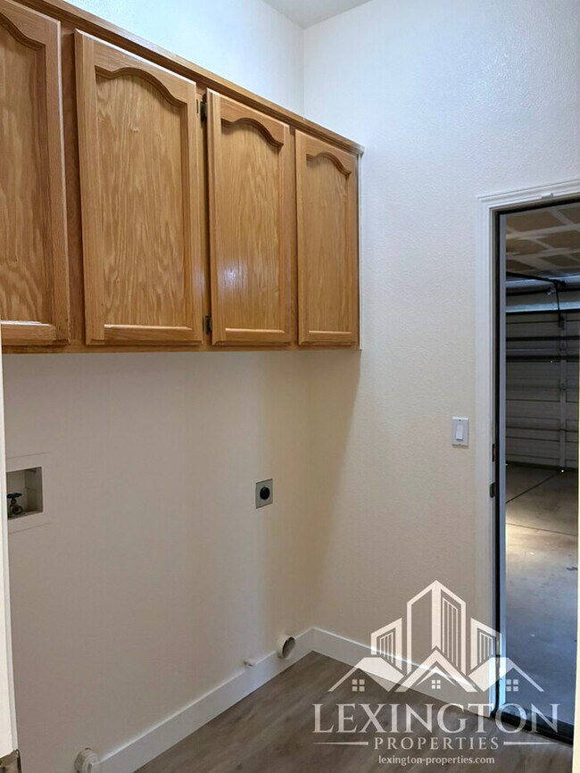 Building Photo - Beautifully Updated, 3BD+office/2BA, Single-Story Home in Rocklin – Off Stanford Ranch Rd., Near ...