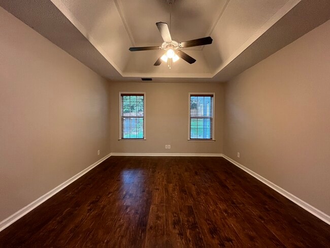 Building Photo - 107 Vanessa Dr