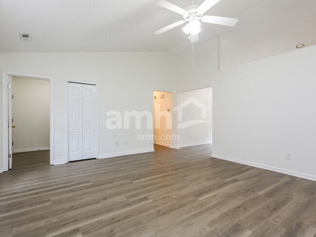 Building Photo - 704 Bent Hollow Ct