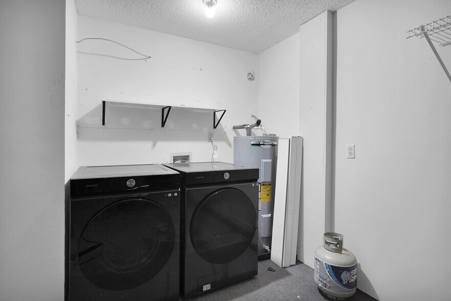 Building Photo - 11330 Lake Mandarin Cir E