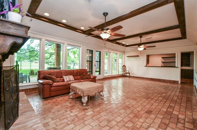Building Photo - 3402 El Dorado Blvd