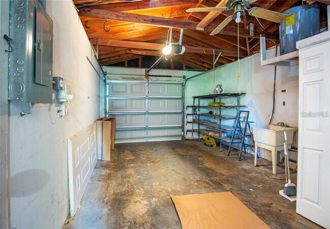 Building Photo - 2074 Greenbriar Blvd