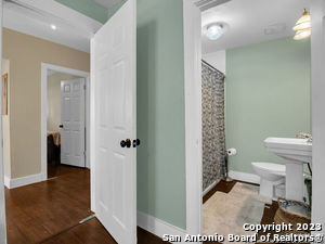 Building Photo - 713 Aransas Ave