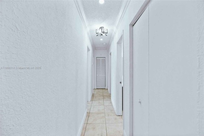 Building Photo - 3230 NW 171st Ter # House MIAMI GARDENS, F...
