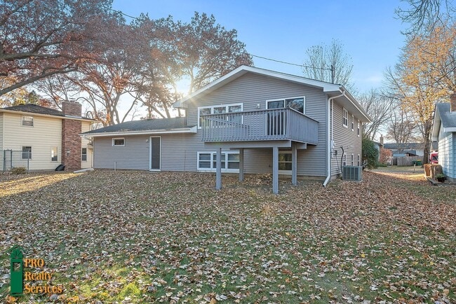 Building Photo - 4 Bedroom Home in Brooklyn Center