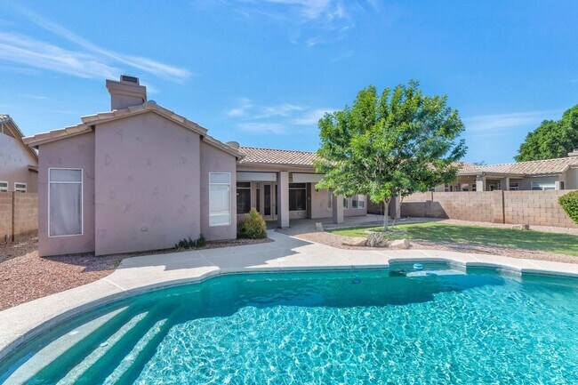 Building Photo - 3382 W Harrison St