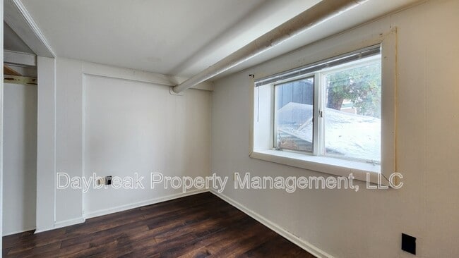 Building Photo - 1121 2nd Ave S