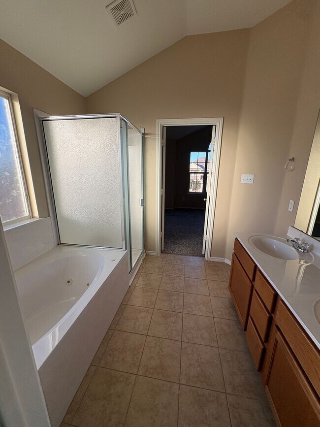 Building Photo - AVAILABLE NOW