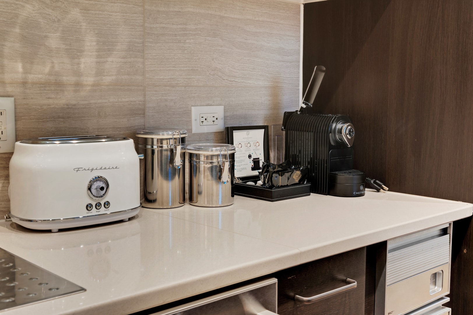 Building Photo - 70 E Walton St