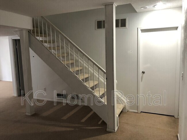 Building Photo - 8506 W 108th Pl