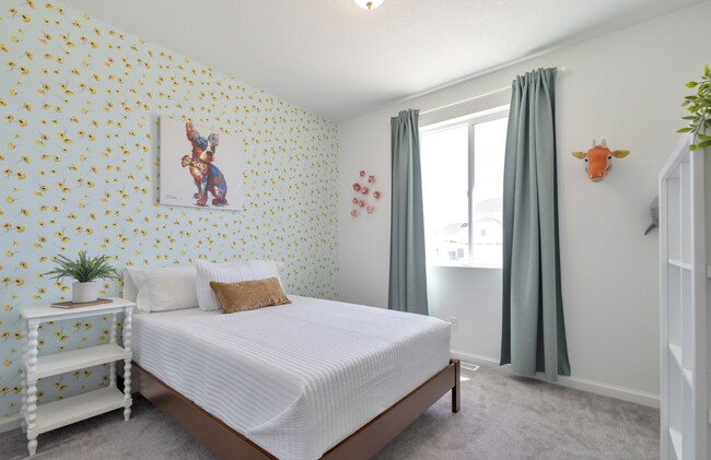 Building Photo - 5 bedroom 3.5 bathroom home in Lehi.