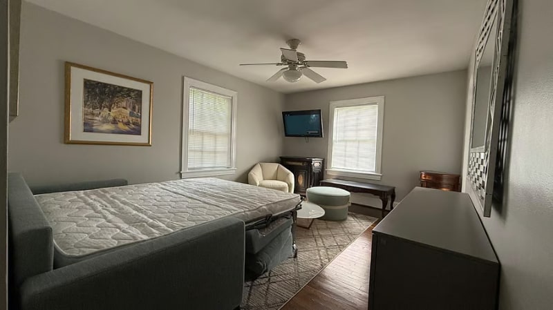 Building Photo - 801 5th Ave