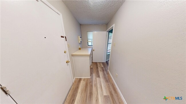 Building Photo - 4505 River Oaks Dr