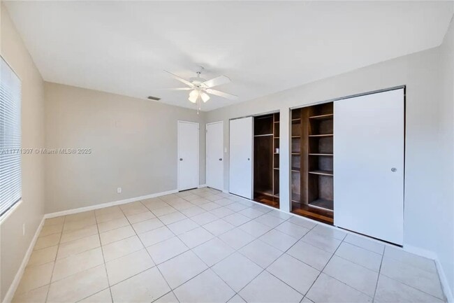 Building Photo - Adams Street