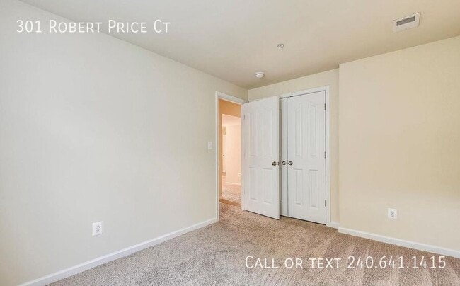 Building Photo - 301 Robert Price Ct