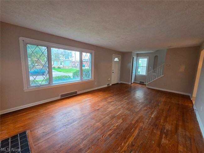 Building Photo - 4021 Bushnell Rd