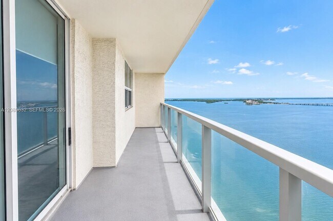 Building Photo - 1155 Brickell Bay Dr
