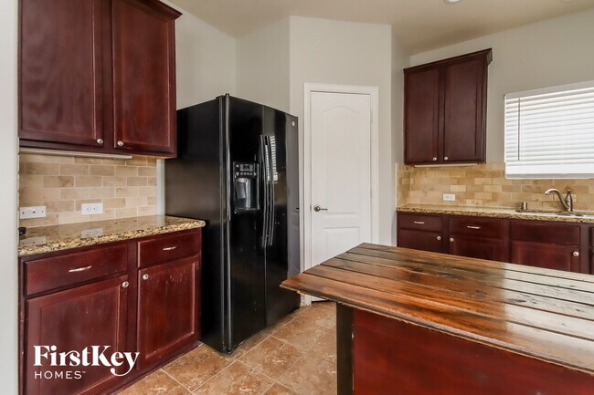 Building Photo - 517 Fieldhaven Ct