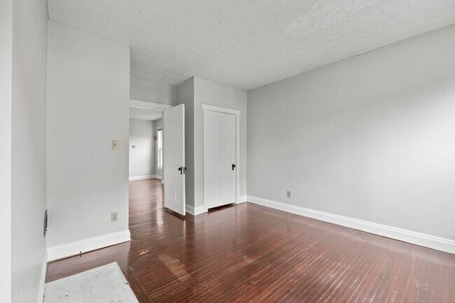 Building Photo - 285-287 E Whittier St