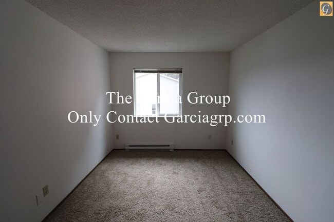 Building Photo - 3712 S Kelly Ave